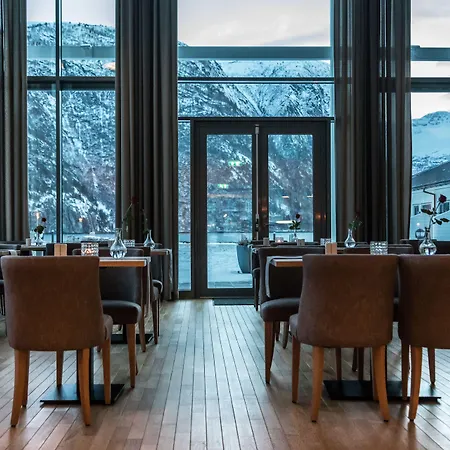 Hotel Fjordhotell - By Classic Norway 3*