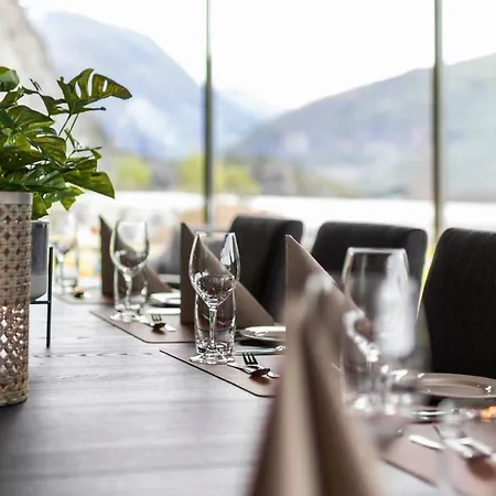 Hotel Fjordhotell - By Classic Norway 3*