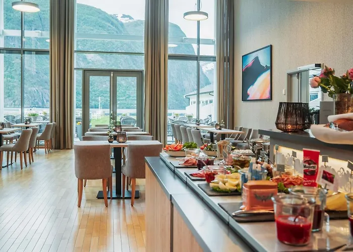 Hotel Fjordhotell - By Classic Norway 3*