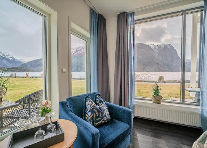 Fjordhotell - By Classic Norway فندق فالدال