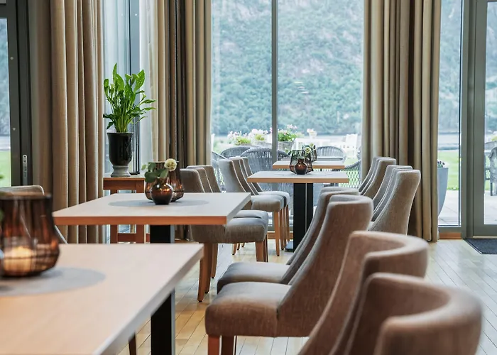 Fjordhotell - By Classic Norway ואלדל